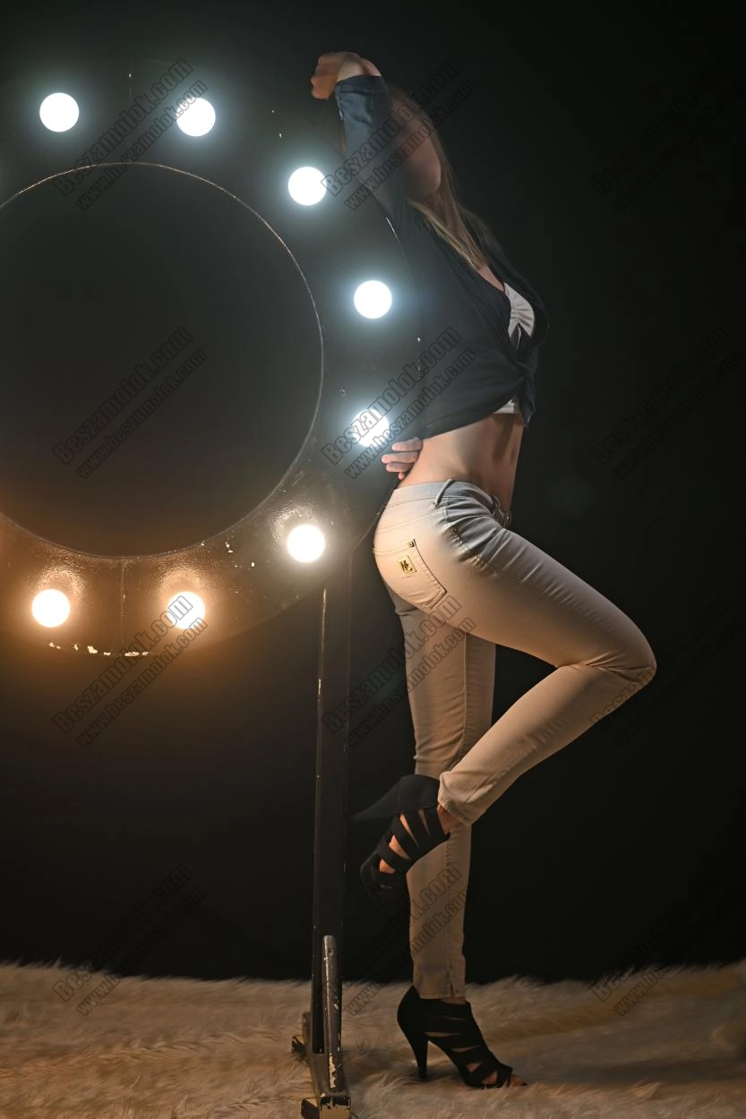 Andi - +36 30 420 9537 - ESZO masszazs foto