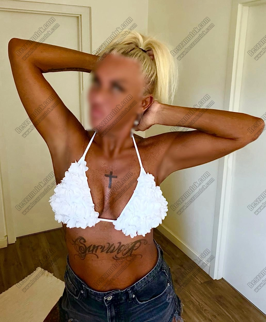 Niki - +36 20 493 0589 - ESZO masszazs foto
